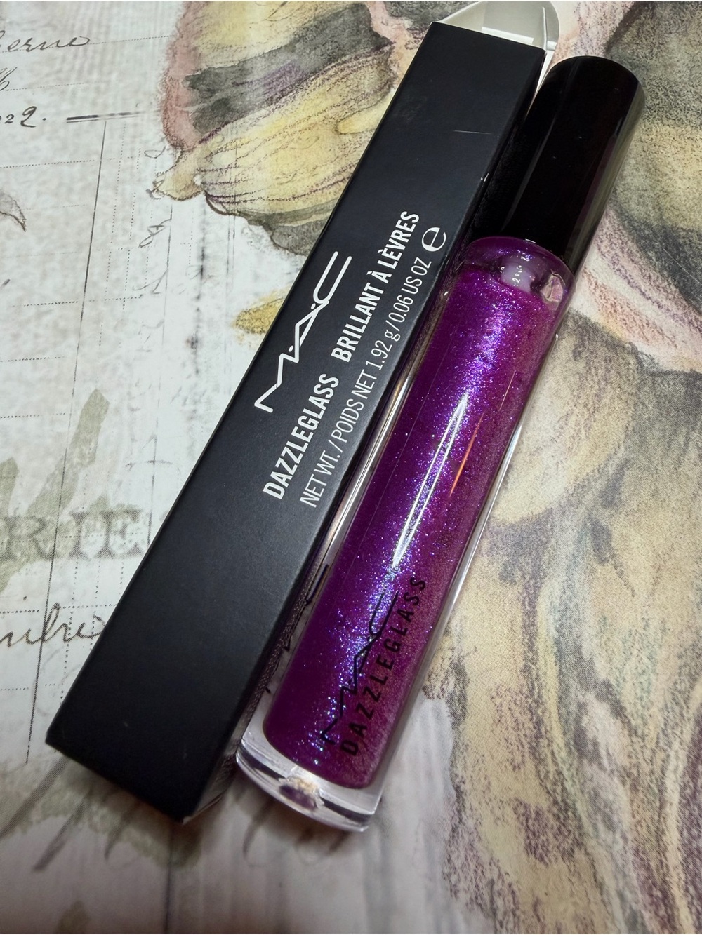 MAC COSMETICS FUNTABULOUS DAZZLEGLASS BNIB lipgloss lipglass Rare Dazzle PURPLE